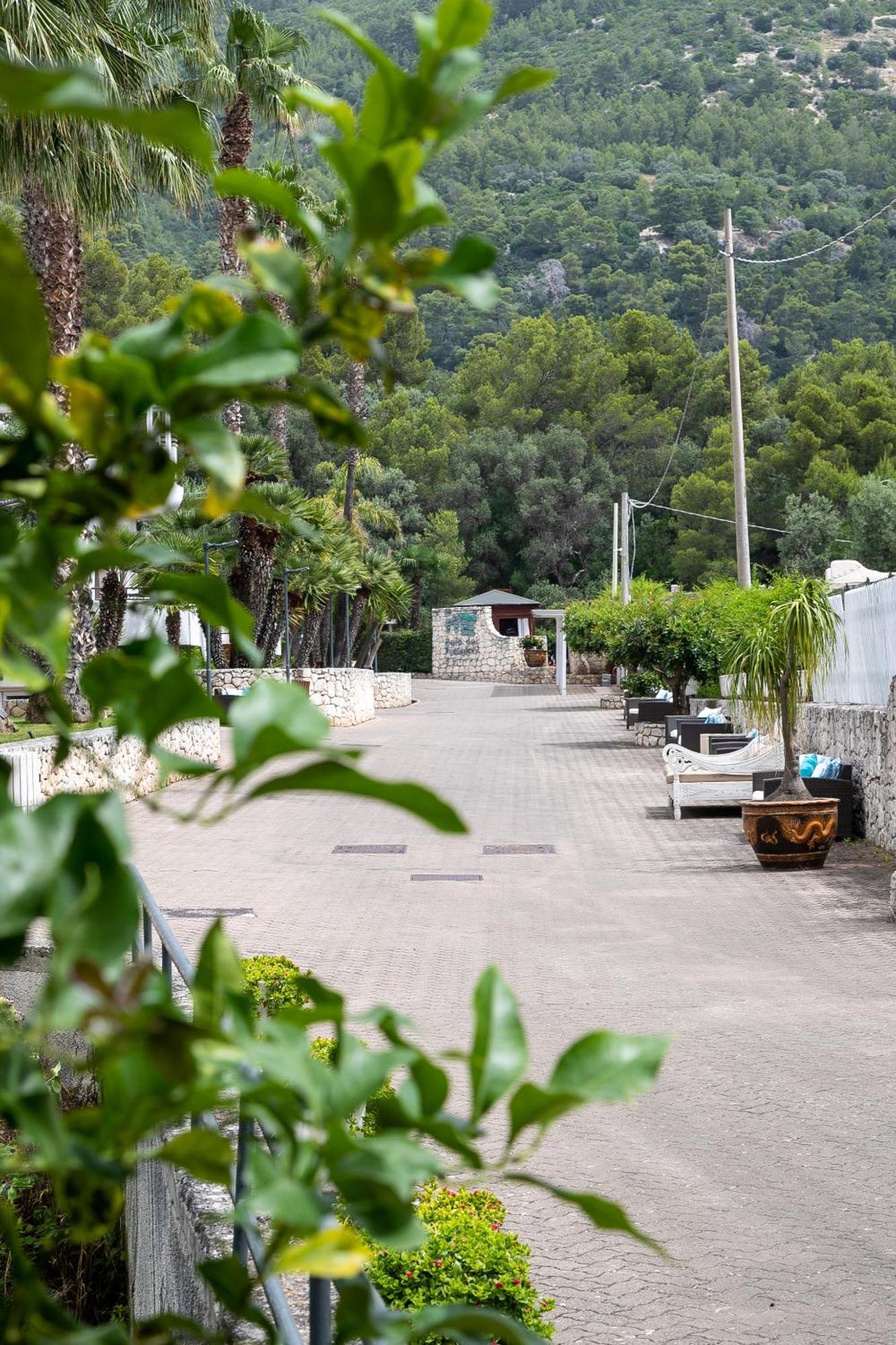 Hotel Ah Premium Baia Dei Faraglioni Mattinata Exterior foto