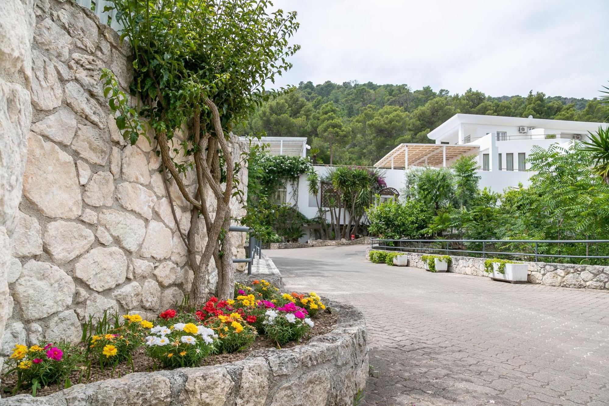 Hotel Ah Premium Baia Dei Faraglioni Mattinata Exterior foto
